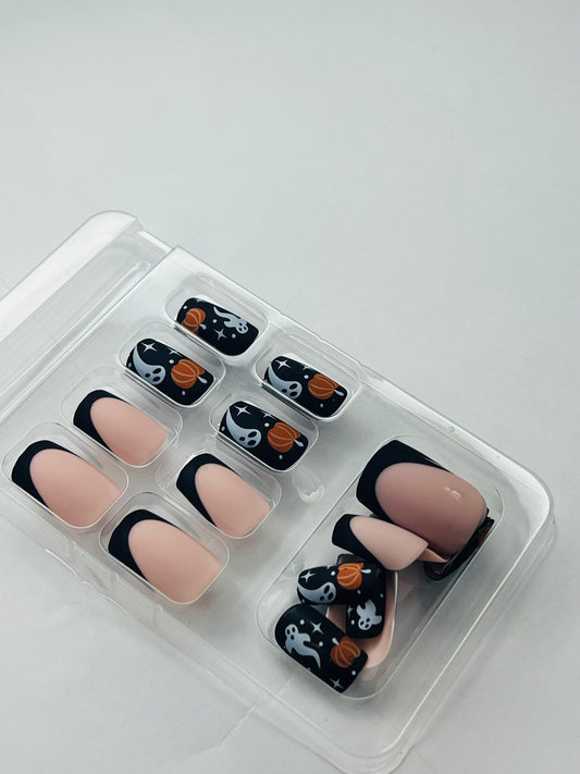 Spooky Pumpkin Patch 🎃 - 24 Pcs of Press On Nails