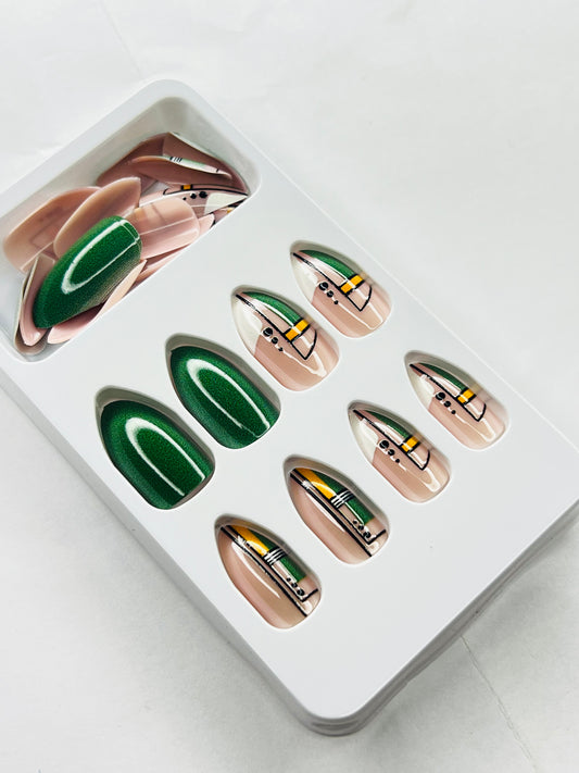 EMERALD GEOMETRIC GLOSS 💚📐✨ - 24 Pcs of Press On Nails