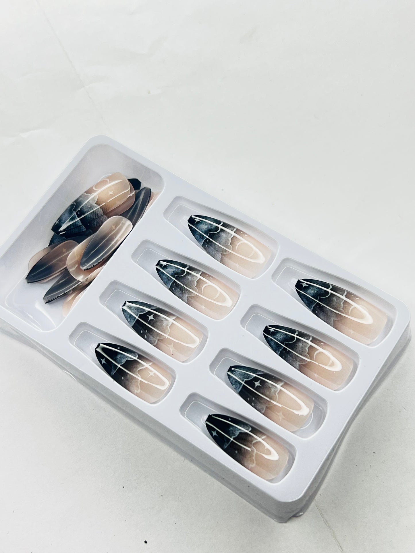 NEON VIPER STRIKE 🐍🍏⚡️- 24 Pcs of Press On Nails