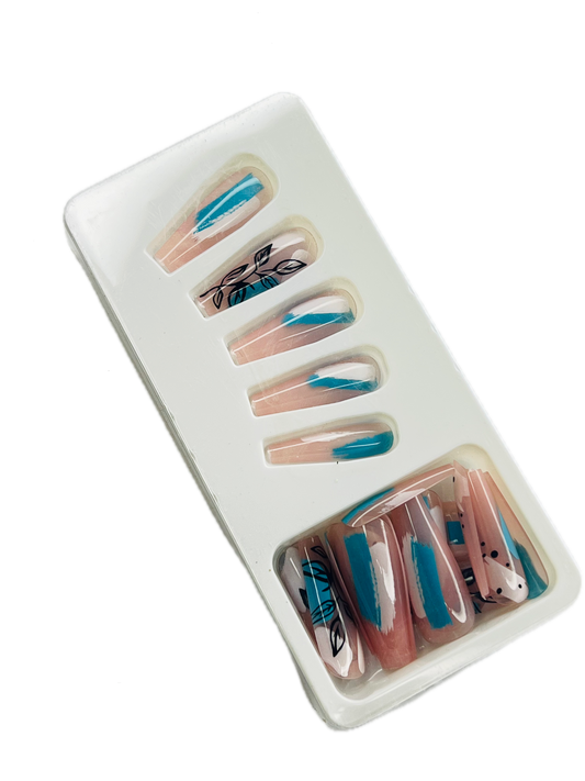 ABSTRACT AZURE ART 🎨🖌️✨- 24 Pcs of Press On Nails