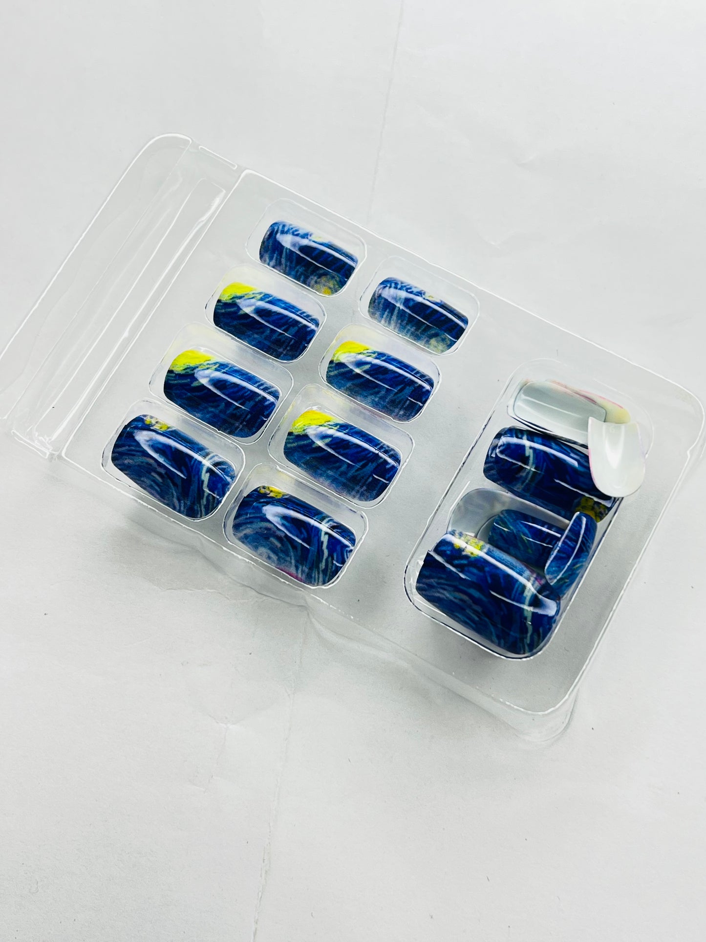 Starry Night Swirl 🌌🎨 - 24 Pcs of Press On Nails