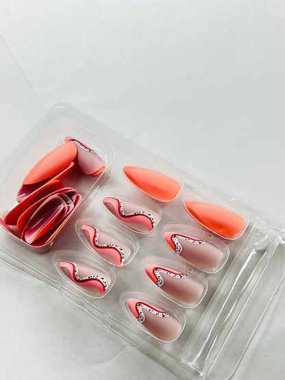 Sunset Spotted Swirl 🌅🐾  - 24 Pcs of Press On Nails