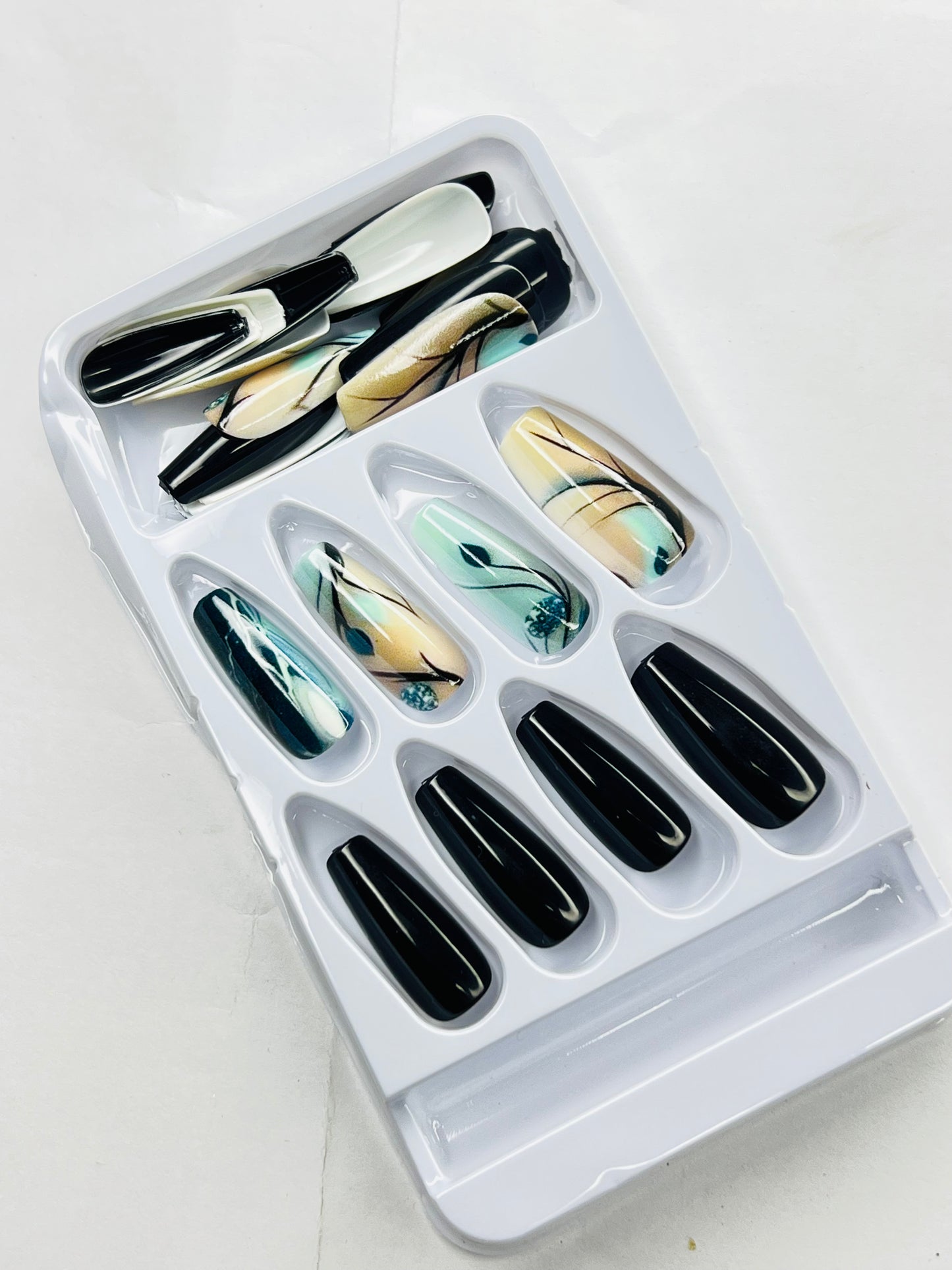 Coffin Abstract Marble & Noir 🖤🎨 - 24 Pcs of Press On Nails