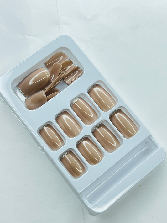 Short Square Nude & Silver Glitter 💅✨ - 24 Pcs of Press On Nails